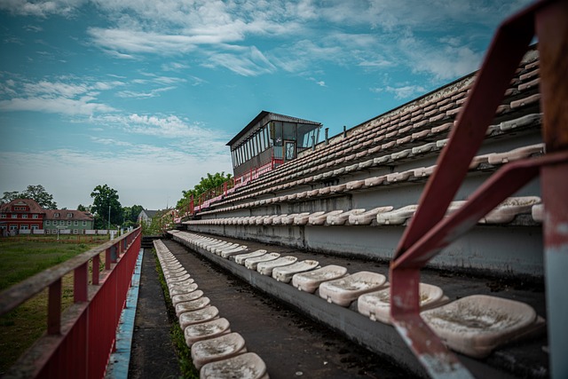 內維爾：夢劇場退去！曼聯則只看到一片虛無！球員們驚慌失措！.